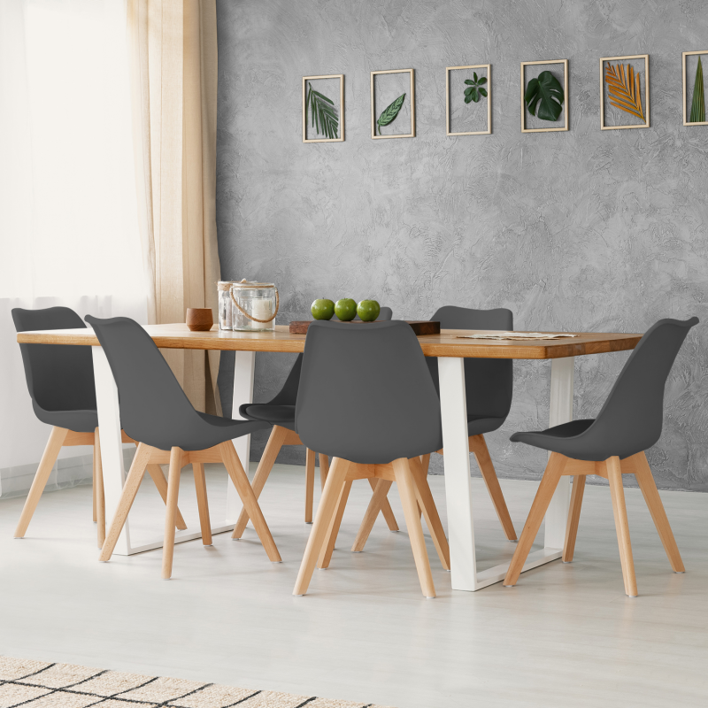 Chaise scandinave : 10 modèles en bois pour décorer votre salle à manger