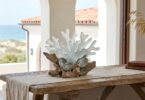 découvrez cet objet déco gifi à seulement 2,29 €, qui évoque l'ambiance chaleureuse et élégante d'une villa de rêve au bord de la mer.