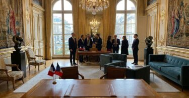 découvrez comment la france valorise son patrimoine mobilier diplomatique pour renforcer son rayonnement et son influence à l'international, entre tradition et élégance.