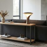 découvrez comment une console étroite placée derrière un canapé peut transformer votre intérieur, avec une surprise inattendue dès le premier apéritif.