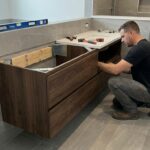 d&eacute;couvrez ce meuble de salle de bain ultra-tendance qui transforme votre espace, mais attention, il peut affecter l'int&eacute;grit&eacute; de la cloison. informez-vous avant d'installer !