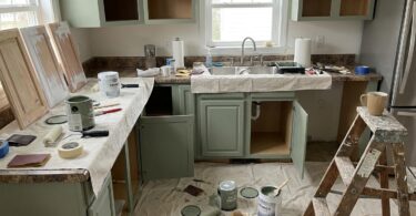 découvrez combien coûte la rénovation diy de votre cuisine avec notre guide complet : budget détaillé et astuces pratiques pour repeindre vous-même et donner un nouveau souffle à votre espace.