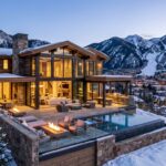 découvrez un séjour d'exception à aspen en louant une somptueuse maison de luxe pour 25 836 €. profitez d'un cadre raffiné et de prestations haut de gamme pour des vacances inoubliables.
